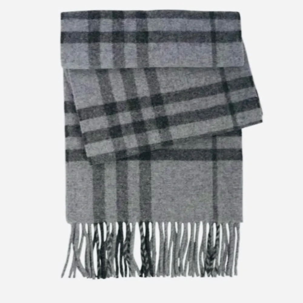 Burberry Check Wool Scarf  in Gray/Black Plaid Unisex - Picture 3 of 9